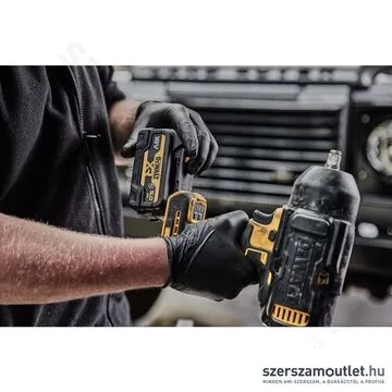 DEWALT DCF900P2G Akkus ütvecsavarozó, gumírozott, PUR betéttel (1/2