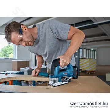 BOSCH GST 18V-155 BC Akkus szúrófűrész 18V kartondobozban (akku és töltő nélkül) (06015B1001)