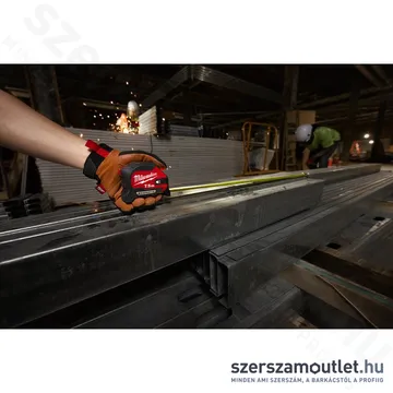 MILWAUKEE Mágneses mérőszalag LED lámpával 7,5m/30mm (4932492469)
