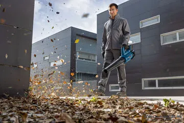 BOSCH GBL 18V-750 Akkus szénkefementes lombfúvó BiTurbo (18V) (Akku és töltő nélkül)