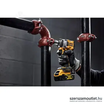 DEWALT DCF922P2T-QW Akkus szénkefementes ütvecsavarozó (406Nm) (2x5,0Ah/18V)
