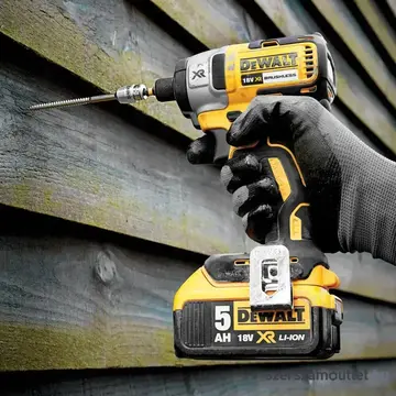 DEWALT DCK422P3-QW Szénkefemente 4 részes akkus gépszett DS150 & DS300 kofferben (3x5,0Ah/18V)