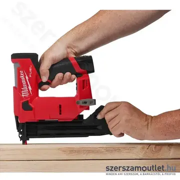 MILWAUKEE M12 FCN18GS-202X Akkus egyenes szegbelövő HD kofferben (2x2,0Ah/12V)