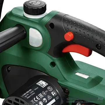 BOSCH UniversalChain 18 Akkus láncfűrész 20cm, 18V (Akku és töltő nélkül) (06008B8001)