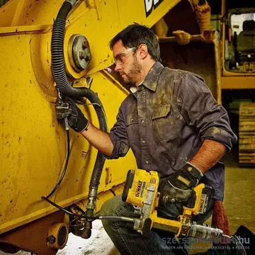 DEWALT Akkus zsírzópisztoly 690bar, 400g, 1m (Akku és töltő nélkül!)