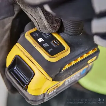 DEWALT DCF860N-XJ Akkus szénkefementes ütvecsavarozó 1/4