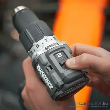 DEWALT X MCLAREN 18V XR ÜTVEFÚRÓ-CSAVAROZÓ + 2x 5Ah akkumulátor + DCB1104 4A töltő + TSTAK koffer