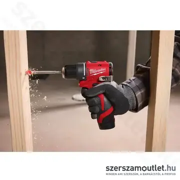 MILWAUKEE M12 BLDDRC-402C Akkus fúró-csavarbehajtó kofferben (2x4,0Ah/12V)