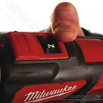 MILWAUKEE M12 BPD-202C Akkus ütvefúró-csavarozó kofferben (30Nm/2x2,0Ah/12V) (4933441940)