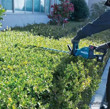 MAKITA DUH751Z Akkus sövényvágó 75cm (18V) (Akku és töltő nélkül!)