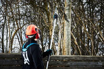MAKITA DUA300Z Akkus szénkefementes magassági ágvágó 2238mm (2x18V) (Akku és töltő nélkül!)