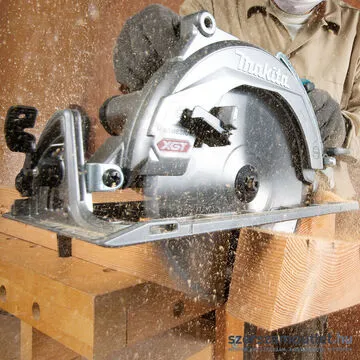 MAKITA RS002GT101 Akkus szénkefementes körfűrész (40V/260mm) (1x5,0Ah)