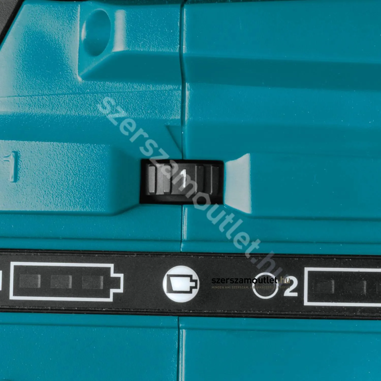 MAKITA DSP600Z Akkus szénkefementes merülő körfűrész (2x18V/165mm) (Akku és töltő nélkül!)